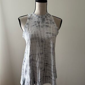 Lululemon Athletica Gray and White Sleeveless Tank Top
